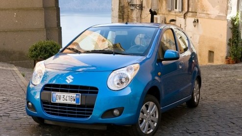 Jarenlang was de Suzuki Alto het boegbeeld van de compacte klasse. Na stilletjes van het toneel verdwenen te zijn in 2006 keert deze lente  tegelijkertijd met het 100 jarige bestaan van Suzuki - het