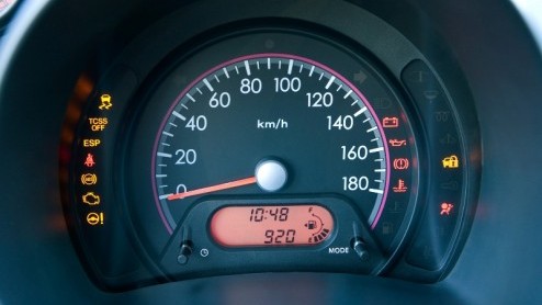 Jarenlang was de Suzuki Alto het boegbeeld van de compacte klasse. Na stilletjes van het toneel verdwenen te zijn in 2006 keert deze lente  tegelijkertijd met het 100 jarige bestaan van Suzuki - het