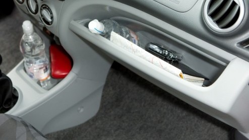 Jarenlang was de Suzuki Alto het boegbeeld van de compacte klasse. Na stilletjes van het toneel verdwenen te zijn in 2006 keert deze lente  tegelijkertijd met het 100 jarige bestaan van Suzuki - het