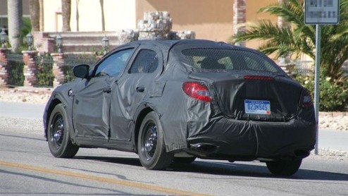 Suzuki pakt groter uit. De Japanners hebben hun zinnen gezet op een familie-zakensedan, Kizashi. Hij zit nog verscholen onder een flinke pak plastic, want we mogen m niet voor 2010 verwachten. Een st