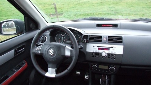 Suzuki doet goede zaken met de Swift. Niet gek, want het compacte karretje ziet er alleraardigst uit. Zeker als je kiest voor een sportieve uitmonstering. Wil je op dat gebied het uiterste uit de kan?