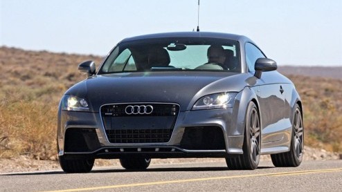 De pks kunnen niet op bij Audi. Ook voor de TT staat een extra potente versie al bijna klaar. De TT RS, zo moet hij gaan heten, belooft met zijn geblazen 2.5 liter vijfcilinder de show naast de Porsc