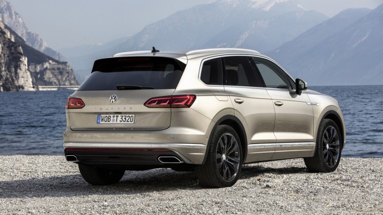 Volkswagen maakt de nieuwe Touareg met vierwielbesturing extra wendbaar en stabiel.