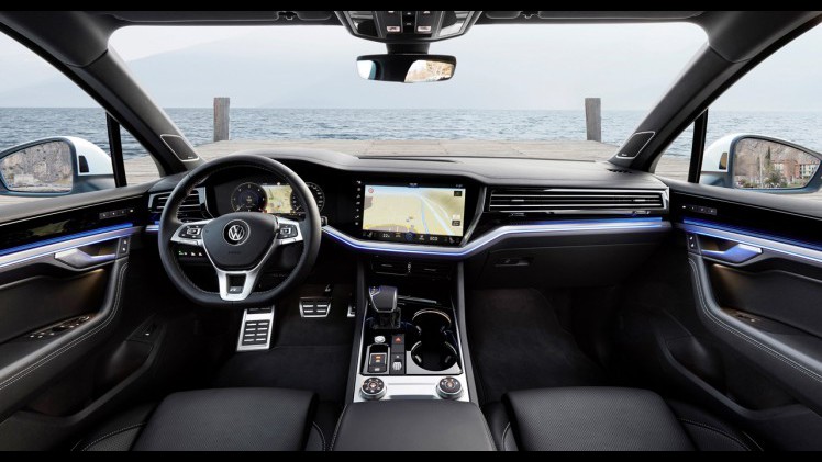 Volkswagen maakt de nieuwe Touareg met vierwielbesturing extra wendbaar en stabiel.