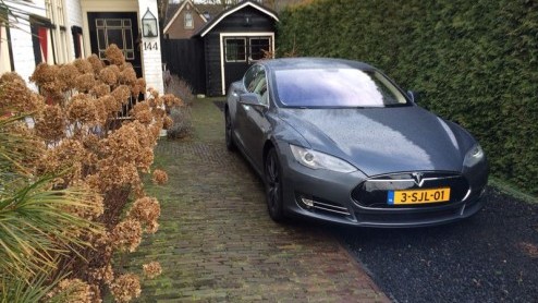 Tesla Model S P85+ test in Nederland. Voor het eerst elektrisch rijden in de snelste elektrische auto die er te koop is.