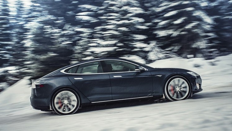 Autotest Tesla Model S P85D met 700 pk, de snelste vierdeursauto in serieproductie, inclusief vierwielaandrijving.