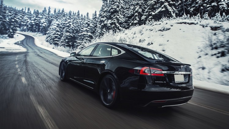 Autotest Tesla Model S P85D met 700 pk, de snelste vierdeursauto in serieproductie, inclusief vierwielaandrijving.