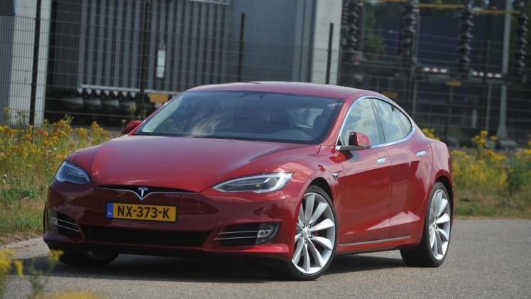 Tesla heeft de Model S de afgelopen jaren constant een upgrade gegeven, waardoor rijden met de nieuwste uitvoering weer een andere sensatie is, zeker als P100D Ludicrous.
