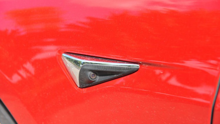 Tesla heeft de Model S de afgelopen jaren constant een upgrade gegeven, waardoor rijden met de nieuwste uitvoering weer een andere sensatie is, zeker als P100D Ludicrous.