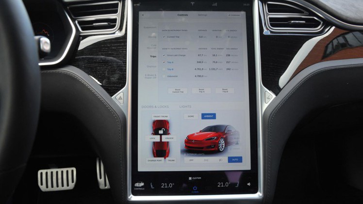 Tesla heeft de Model S de afgelopen jaren constant een upgrade gegeven, waardoor rijden met de nieuwste uitvoering weer een andere sensatie is, zeker als P100D Ludicrous.
