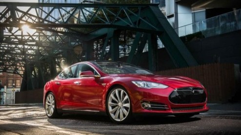 Tesla werkt aan de Model S met lange wielbasis voor markten als China en de Verenigde Staten, maar ook Europa zal kennismaken met deze nieuwste variant, en wel nog voor de lancering van de Model X in