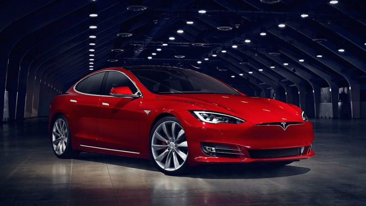 Tesla presenteert software-update versie 8.0. Het belangrijkste nieuws daarvan is een verbeterd Autopilot en Autosteer.