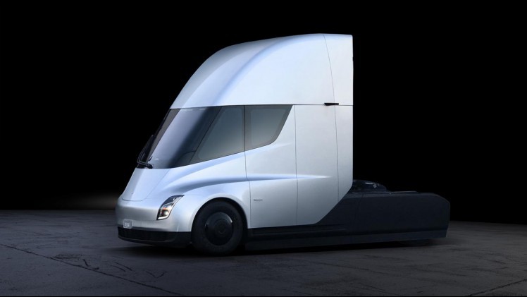 Tesla heeft eindelijk zijn elektrische vrachtwagen laten zien.