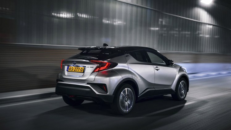 Toyota viert een feestje, want de tien miljoenste hybride van het merk ging over de spreekwoordelijke toonbank.
