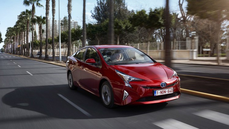 Toyota viert een feestje, want de tien miljoenste hybride van het merk ging over de spreekwoordelijke toonbank.
