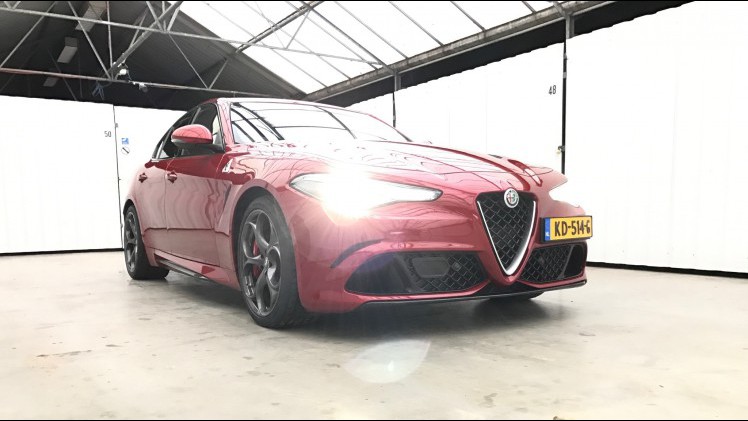 De huidige Alfa Romeo Giulia Quadrifoglio kennen we inmiddels, maar hoe zat het ook al weer met de voorgangers daarvan? Tijd voor een historisch overzichtje!