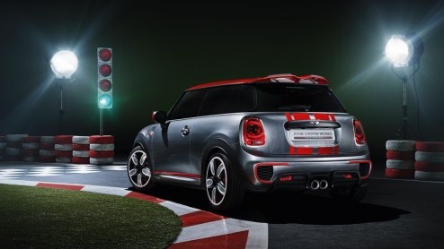 Nieuwe Mini John Cooper Works onderweg naar North American International Auto Show 2014 in Detroit.