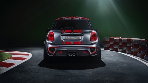 Nieuwe Mini John Cooper Works onderweg naar North American International Auto Show 2014 in Detroit.