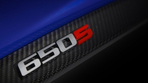 McLaren komt toch met groot nieuws op de komende Autosalon van Geeneve. Op de komende salon komen ze met de 650S, de overtreffende trap van de 12C.