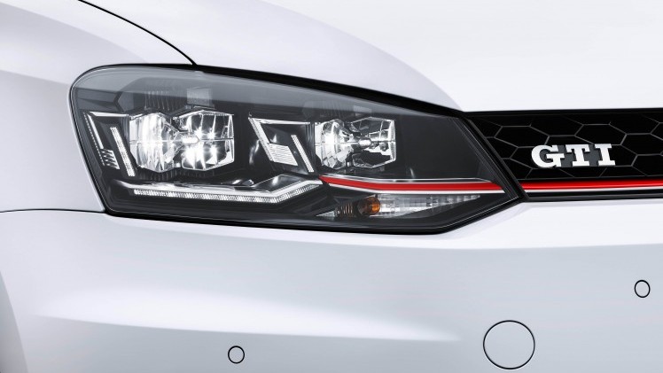 Vernieuwde Volkswagen Polo GTI met 1.8 TSI nu verkrijgbaar met DSG-7 of handgeschakelde zesbak. Prijzen beginnen bij 25.490 euro.