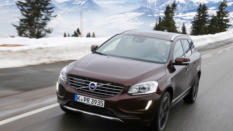 Volvo XC60 met 2.0 liter viercilinder T6 nu leverbaar met AWD vierwielaandrijving.