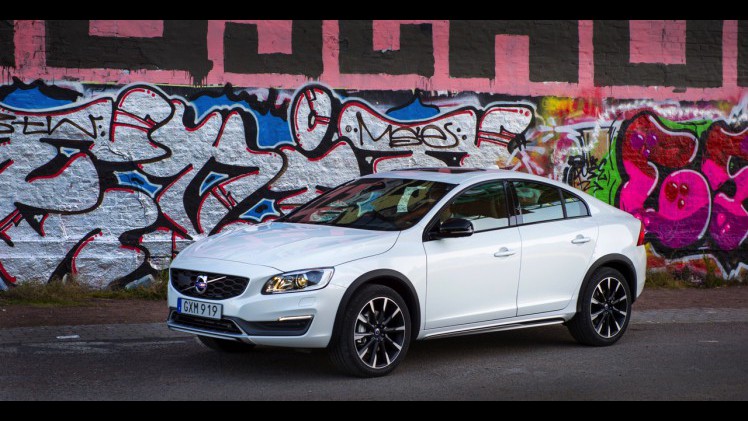 Volvo S60 Cross Country en V60 Cross Country toch met AWD vierwielaandrijving in modeljaar 2016.