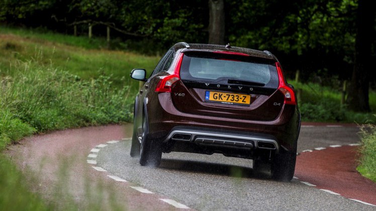 Volvo S60 Cross Country en V60 Cross Country toch met AWD vierwielaandrijving in modeljaar 2016.