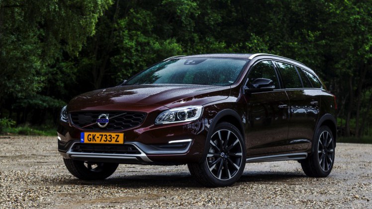 Volvo S60 Cross Country en V60 Cross Country toch met AWD vierwielaandrijving in modeljaar 2016.