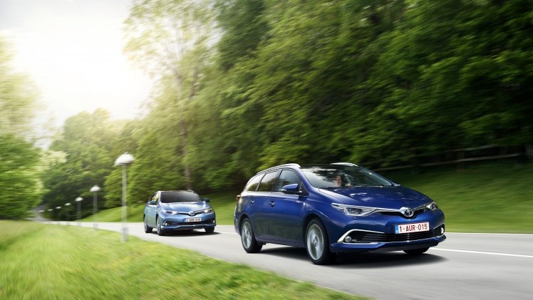 Autotest vernieuwde Toyota Auris, het faceliftmodel heeft meer verfijning en blijft in 2015 zeer interessant voor zakelijk rijders dankzij 14% bijtelling.