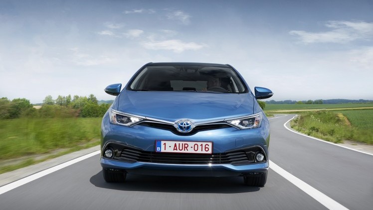 Autotest vernieuwde Toyota Auris, het faceliftmodel heeft meer verfijning en blijft in 2015 zeer interessant voor zakelijk rijders dankzij 14% bijtelling.