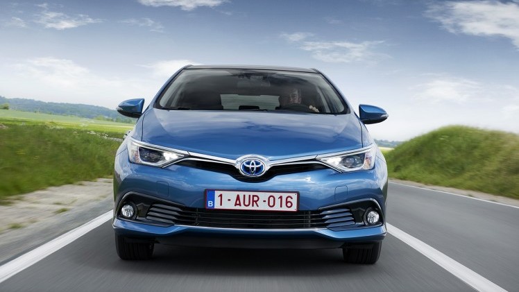 Autotest vernieuwde Toyota Auris, het faceliftmodel heeft meer verfijning en blijft in 2015 zeer interessant voor zakelijk rijders dankzij 14% bijtelling.