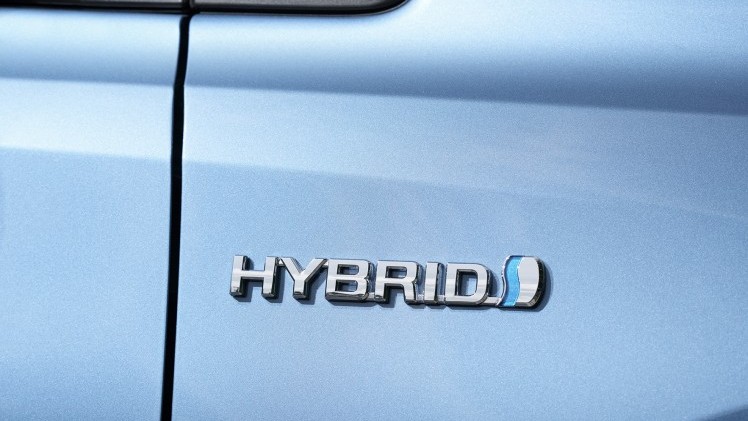 Autotest vernieuwde Toyota Auris, het faceliftmodel heeft meer verfijning en blijft in 2015 zeer interessant voor zakelijk rijders dankzij 14% bijtelling.