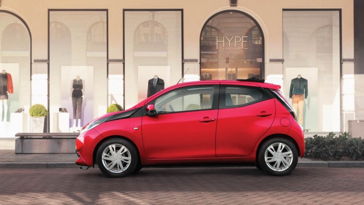 Toyota Aygo x-wave is een nieuwe uitvoering met canvas dak.