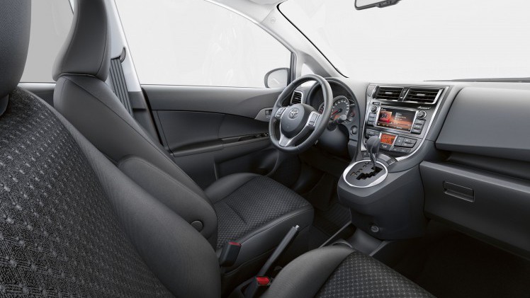 Met de komst van de Toyota C-HR crossover moet de Verso-S als compacte MPV het veld ruimen. De Verso-S is uit voorraad leverbaar en dit zijn de prijzen en uitvoeringen op een rij.