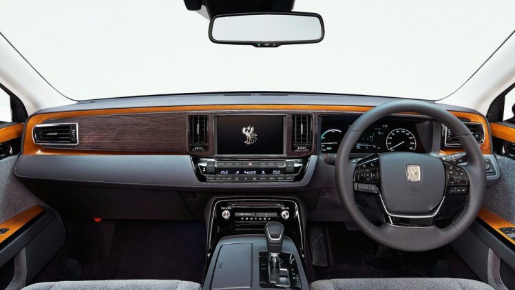 De Toyota Century mag dan het absolute topmodel zijn van het merk, het is waarschijnlijk ook de meest conservatieve auto die tot voor kort nieuw te koop was. Nu is er eindelijk een volledig nieuwe.