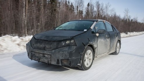 Voor 2015 staat de productieversie van de nog naamloze Toyota Fuel Cell Vehicle op de planning. De waterstofauto wordt momenteel uitgebreid getest onder extreme condities tot -30 raden Celsius.