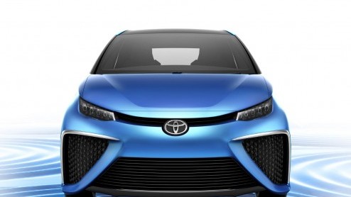 Voor 2015 staat de productieversie van de nog naamloze Toyota Fuel Cell Vehicle op de planning. De waterstofauto wordt momenteel uitgebreid getest onder extreme condities tot -30 raden Celsius.