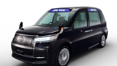 Toyota komt met de JPN Taxi Concept, een vingeroefening naar een volgende generatie taxis in eerste instantie bedoeld voor Japan. Het bijzondere aan dit studiemodel is de LPG-Hybride aandrijflijn.