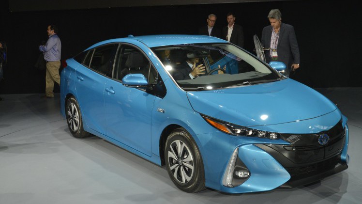 Na de introductie van de nieuwe Toyota Prius komt het merk op de New York Auto Show met de Prius Plug-In Hybrid. De introductie in Nederland vindt eind 2016 plaats.