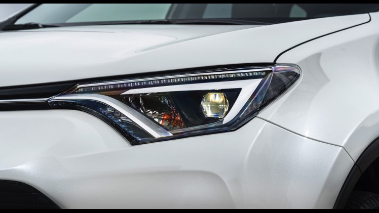 Autotest Toyota RAV4 Hybrid, de hybride SUV van de vernieuwde RAV4 die zuinigheid combineert met bijna 200 pk.
