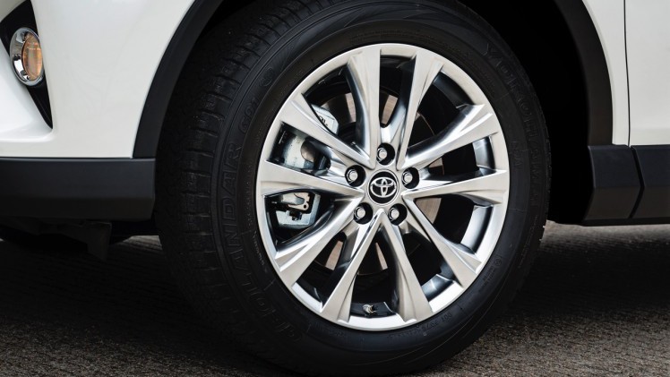 Autotest Toyota RAV4 Hybrid, de hybride SUV van de vernieuwde RAV4 die zuinigheid combineert met bijna 200 pk.