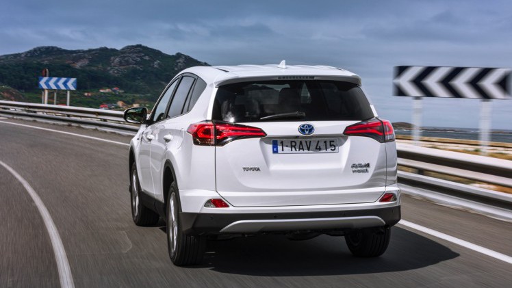 Autotest Toyota RAV4 Hybrid, de hybride SUV van de vernieuwde RAV4 die zuinigheid combineert met bijna 200 pk.
