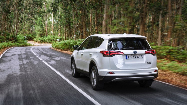 Autotest Toyota RAV4 Hybrid, de hybride SUV van de vernieuwde RAV4 die zuinigheid combineert met bijna 200 pk.
