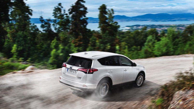Autotest Toyota RAV4 Hybrid, de hybride SUV van de vernieuwde RAV4 die zuinigheid combineert met bijna 200 pk.