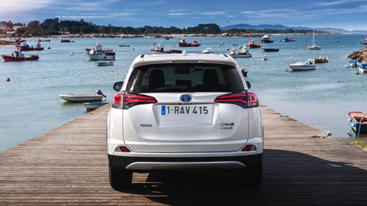 Autotest Toyota RAV4 Hybrid, de hybride SUV van de vernieuwde RAV4 die zuinigheid combineert met bijna 200 pk.