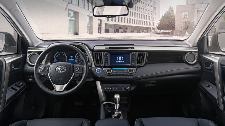 Specificaties Toyota RAV4 Hybrid zijn bekend gemaakt. De hybride SUV heeft 197 pk vermogen en verbruikt 4.9l/100km ofwel 115g/km CO2.