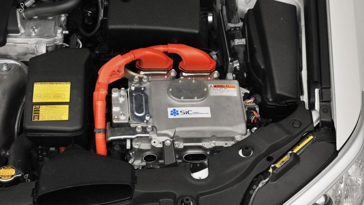 Nieuw type halfgeleider voor hybride aandrijflijn Toyota is onderdeel van experiment in Japan.