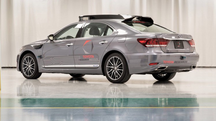 Toyota presenteert in Las Vegas de volgende generatie autonoom rijdend testvoertuig op basis van een Lexus LS600hL
