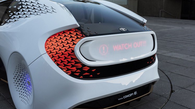 Ook Toyota is aanwezig op de Consumer Electronics Show in Las Vegas. Daar toont het de Concept-i, een autonoom rijdende en futuristische conceptcar die naar je knipoogt.