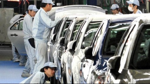 Toyota was in 2013 voor het tweede jaar op rij de grootste autofabrikant ter wereld. De fabrikant wist vorig jaar wereldwijd bijna 10 miljoen voertuigen te slijten.
